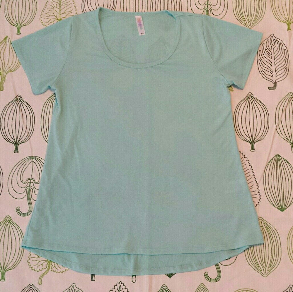 LuLaRoe Classic Tee XS